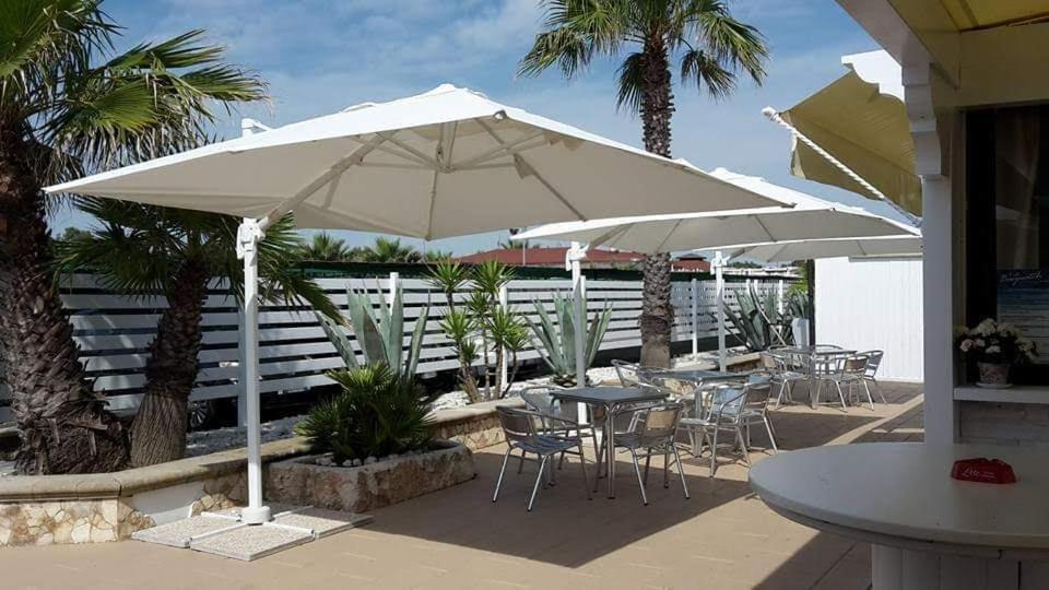Baywatch Hotel Margherita Di Savoia Bagian luar foto