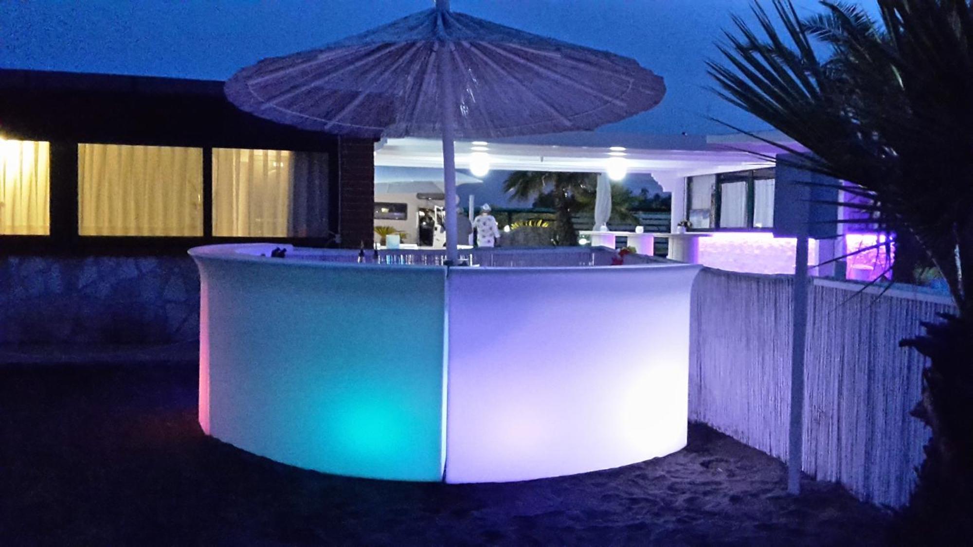 Baywatch Hotel Margherita Di Savoia Bagian luar foto