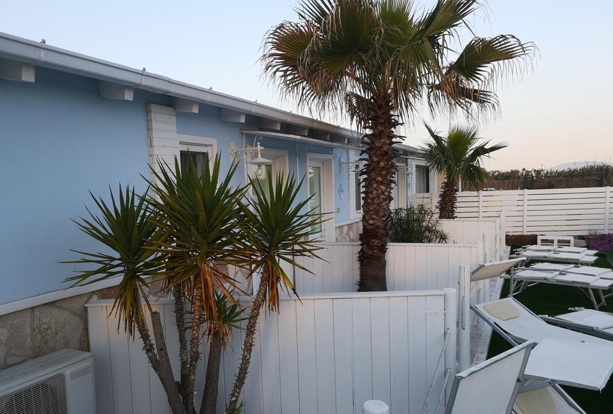 Baywatch Hotel Margherita Di Savoia Bagian luar foto