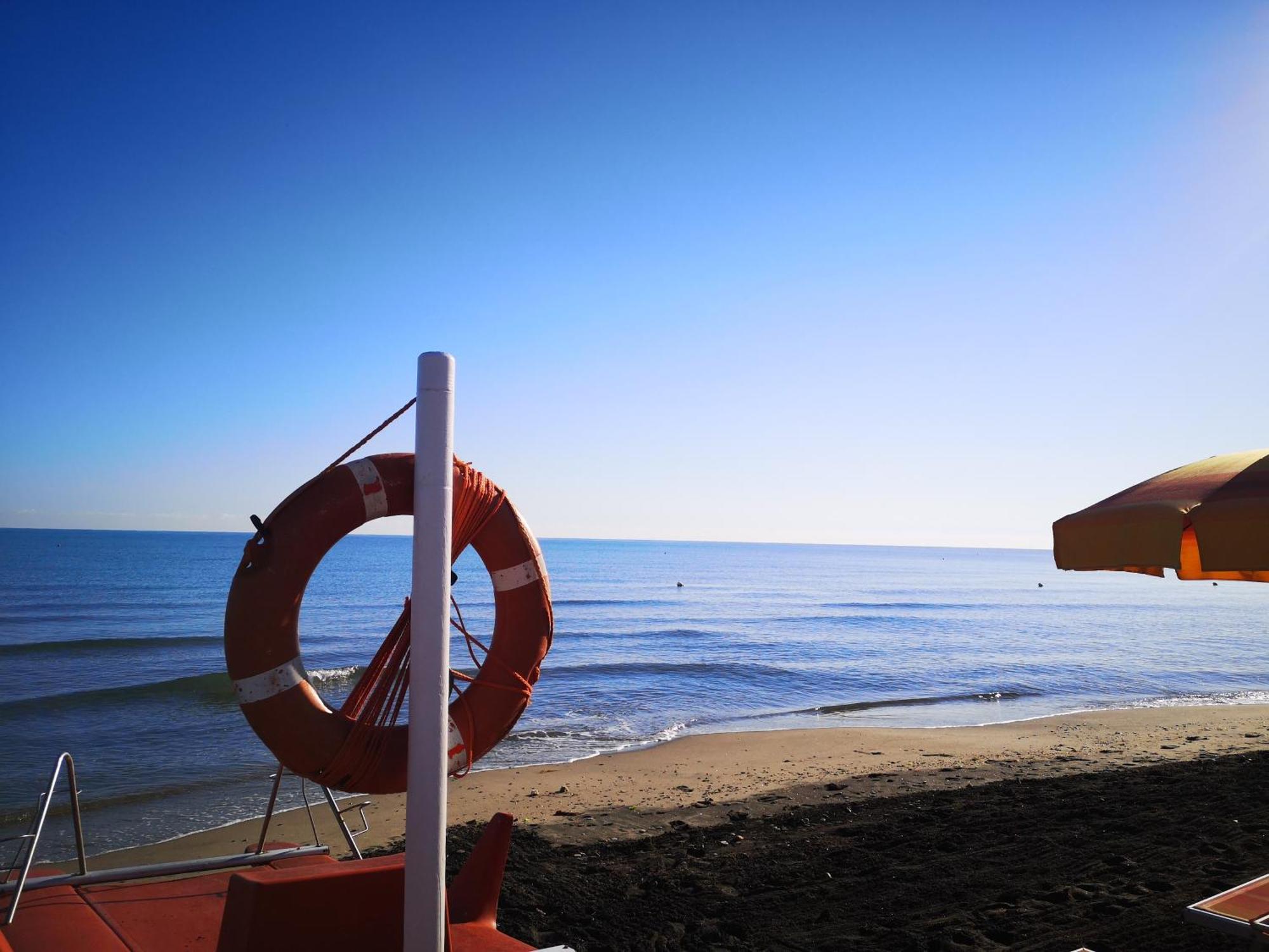 Baywatch Hotel Margherita Di Savoia Bagian luar foto